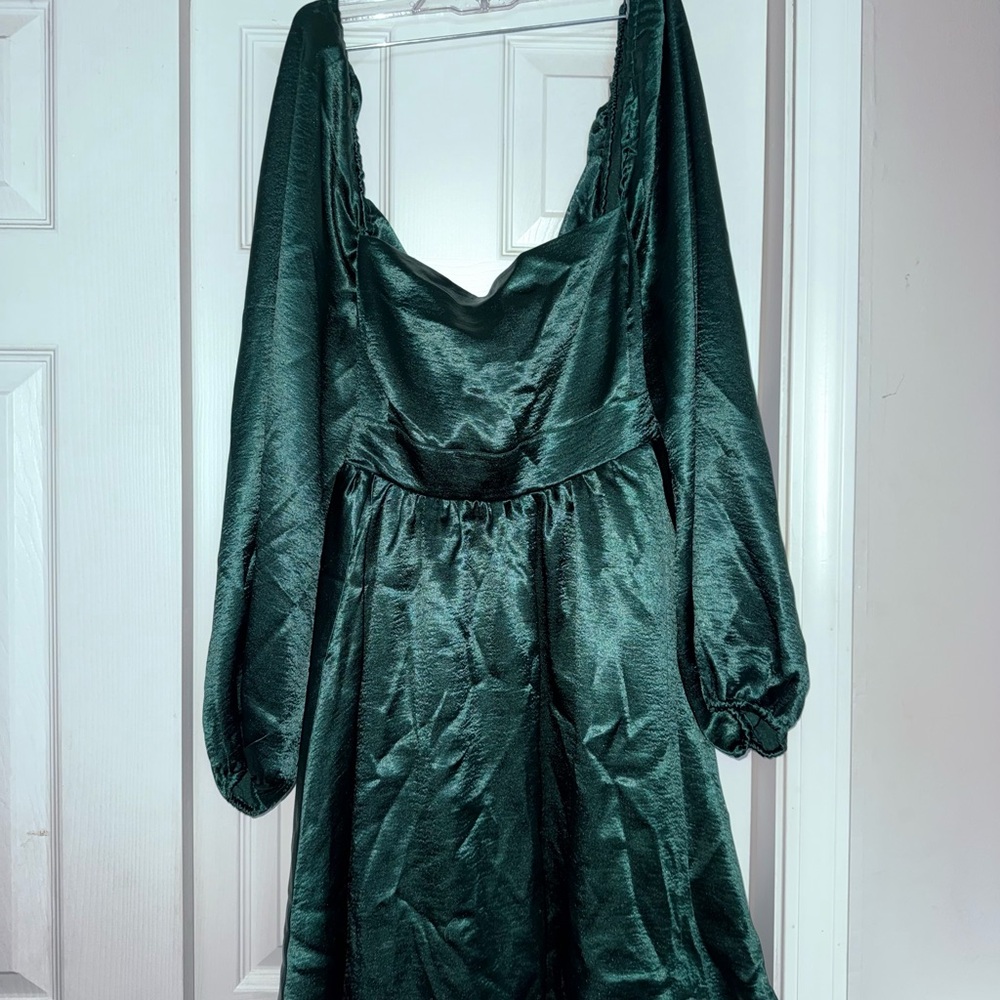 Arula Deep Green Long Sleeve Dress